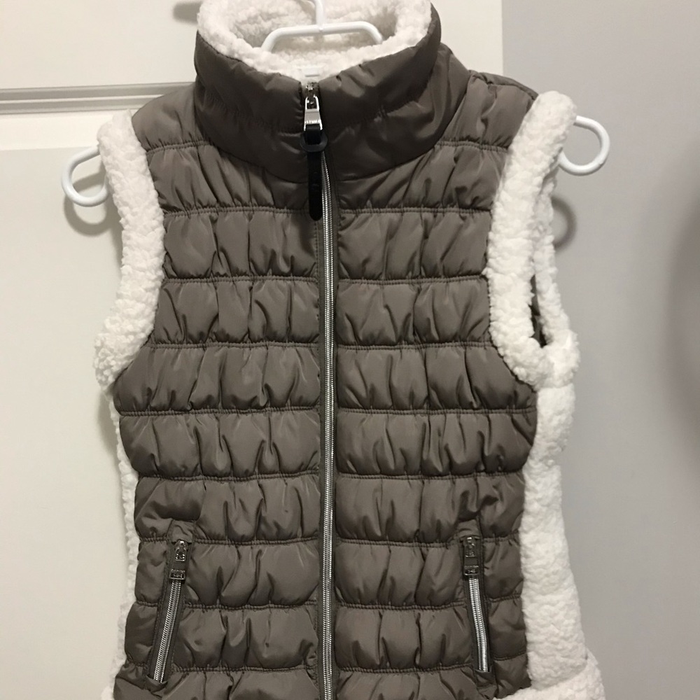 BNWT Calvin Klein Fleece Trim Puffer Vest